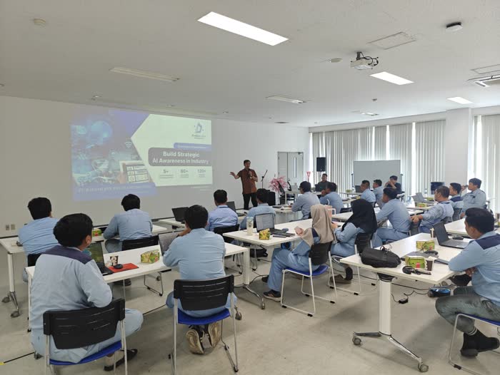Sesi membangun kesadaran strategis AI untuk tim industri di Jepang